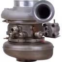 Turbo HE551V 504194173 vista frontal com carcaça do compressor cinza e carcaça do turbina escura