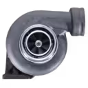Turbosprężarka 04259315KZ S200 widok z przodu: srebrna obudowa kompresora z widocznym wirnikiem i ciemnoszara obudowa turbiny z kwadratowym kołnierzem wydechu.