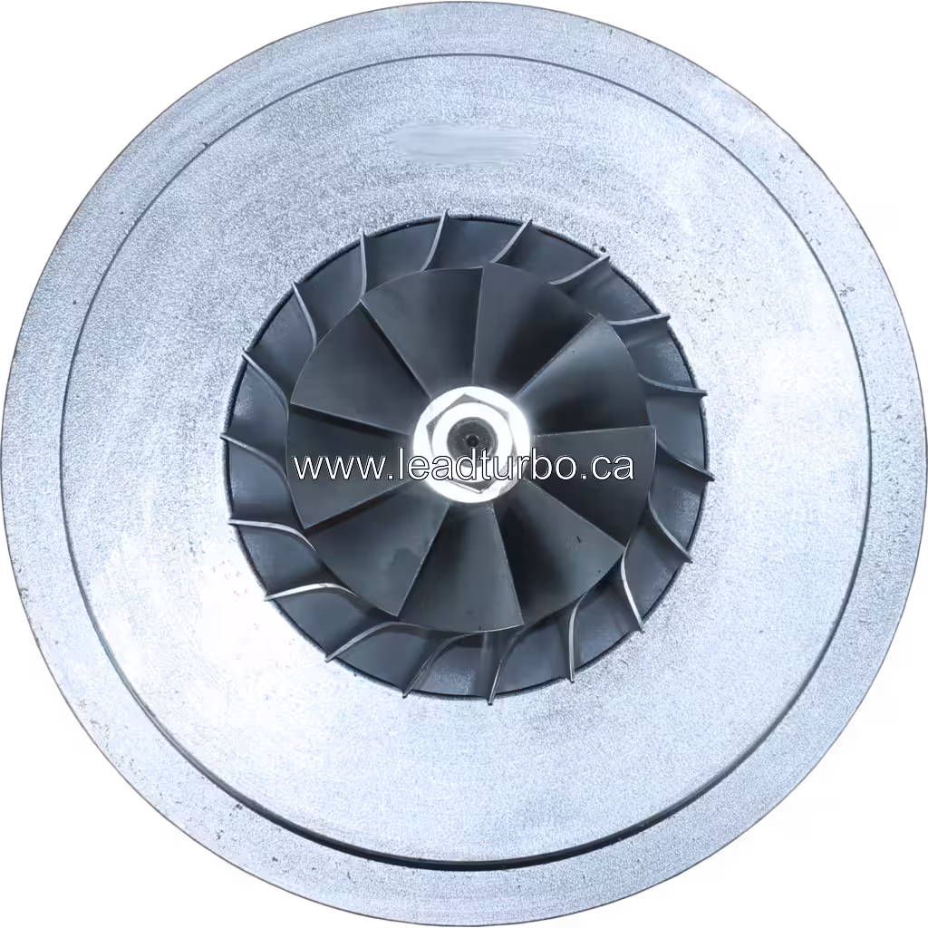 Vue avant du core de turbocompresseur 6505-67-5910 KTR110L-F84PW pour Komatsu SAA12V140E-3A