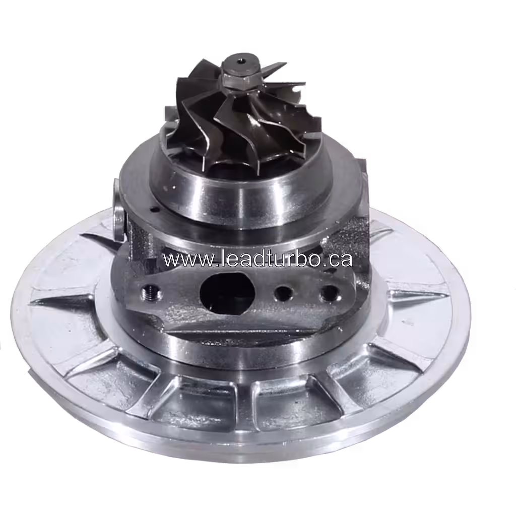 Vista inferior del core de turbo 17201-30080 con carcasa de metal mecanizado y eje central