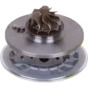 Vue de dessous du core turbo avec ailettes radiales sur le boîtier turbine