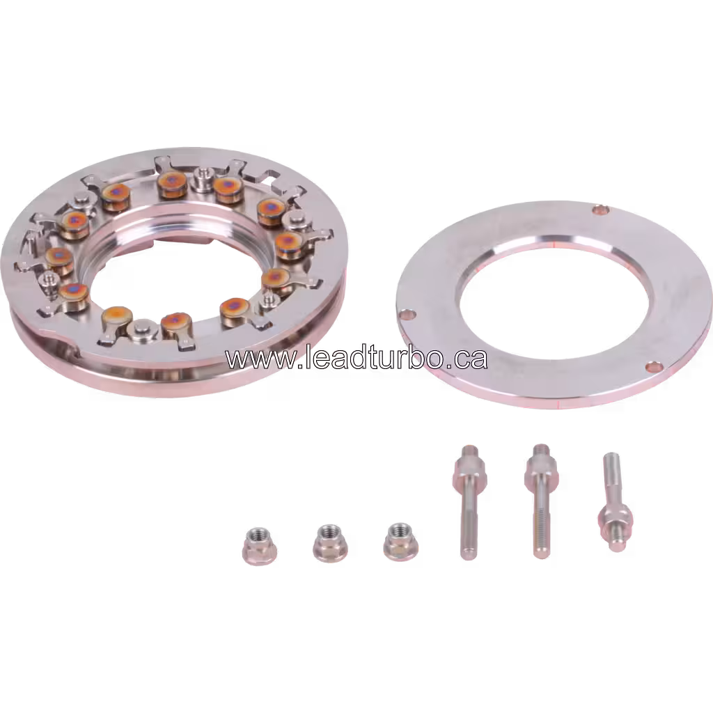 Nozzle Ring Assy 17201-0L040 NRA для турбокомпресора J96: вид зверху під кутом 45 градусів, металеве кільце з лопатями та фланцем кріплення